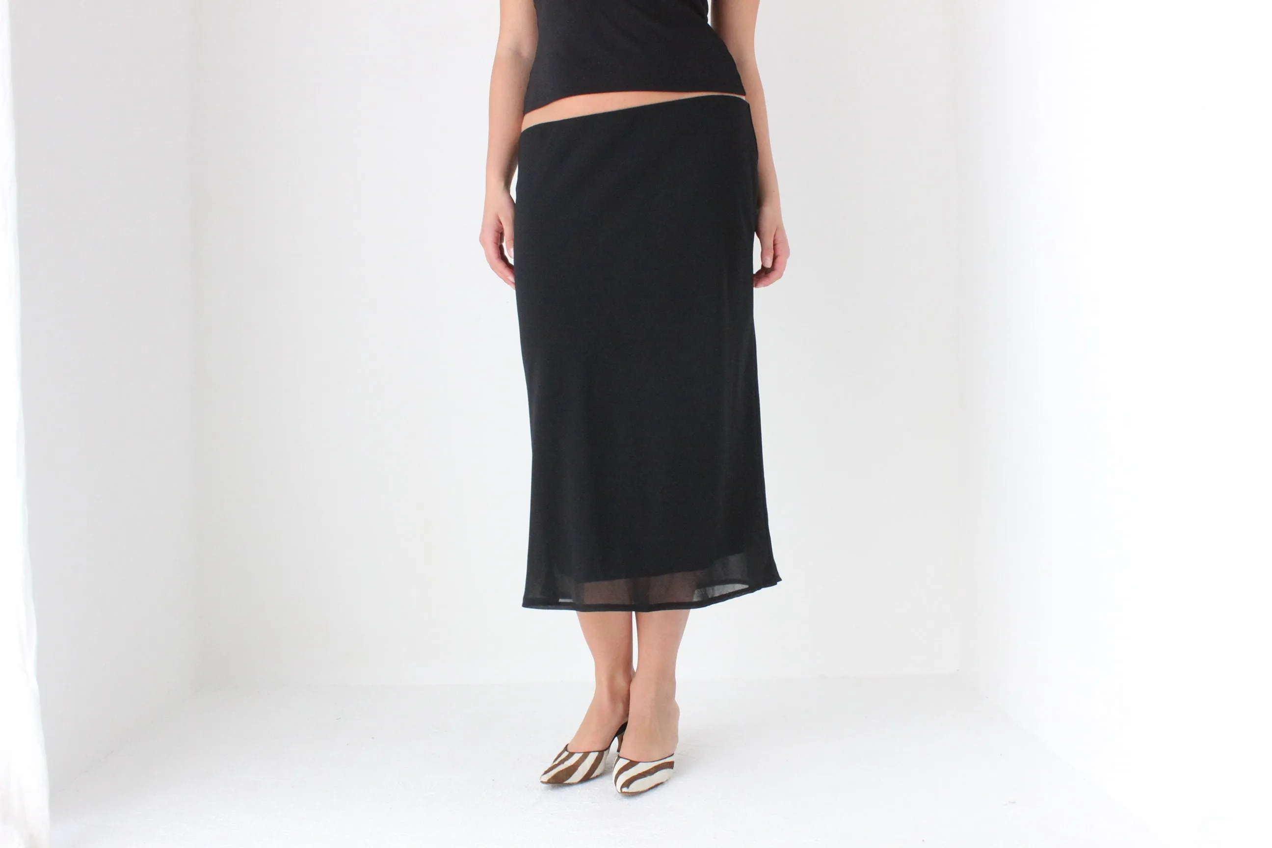 90s Minimal Layered Mesh Slip On Knee Length Skirt