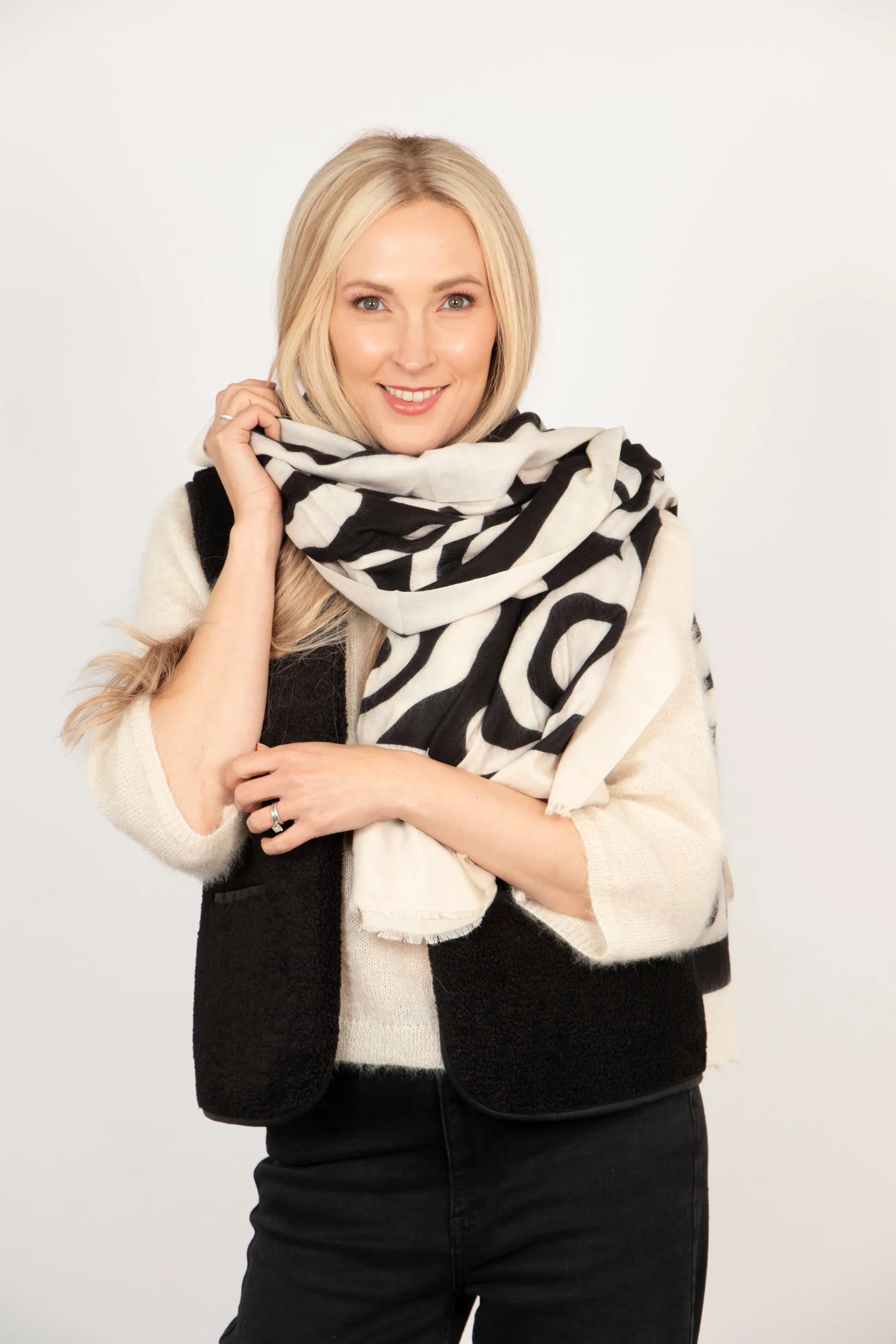 Aston Lightweight Scarf - Cream, Abstract