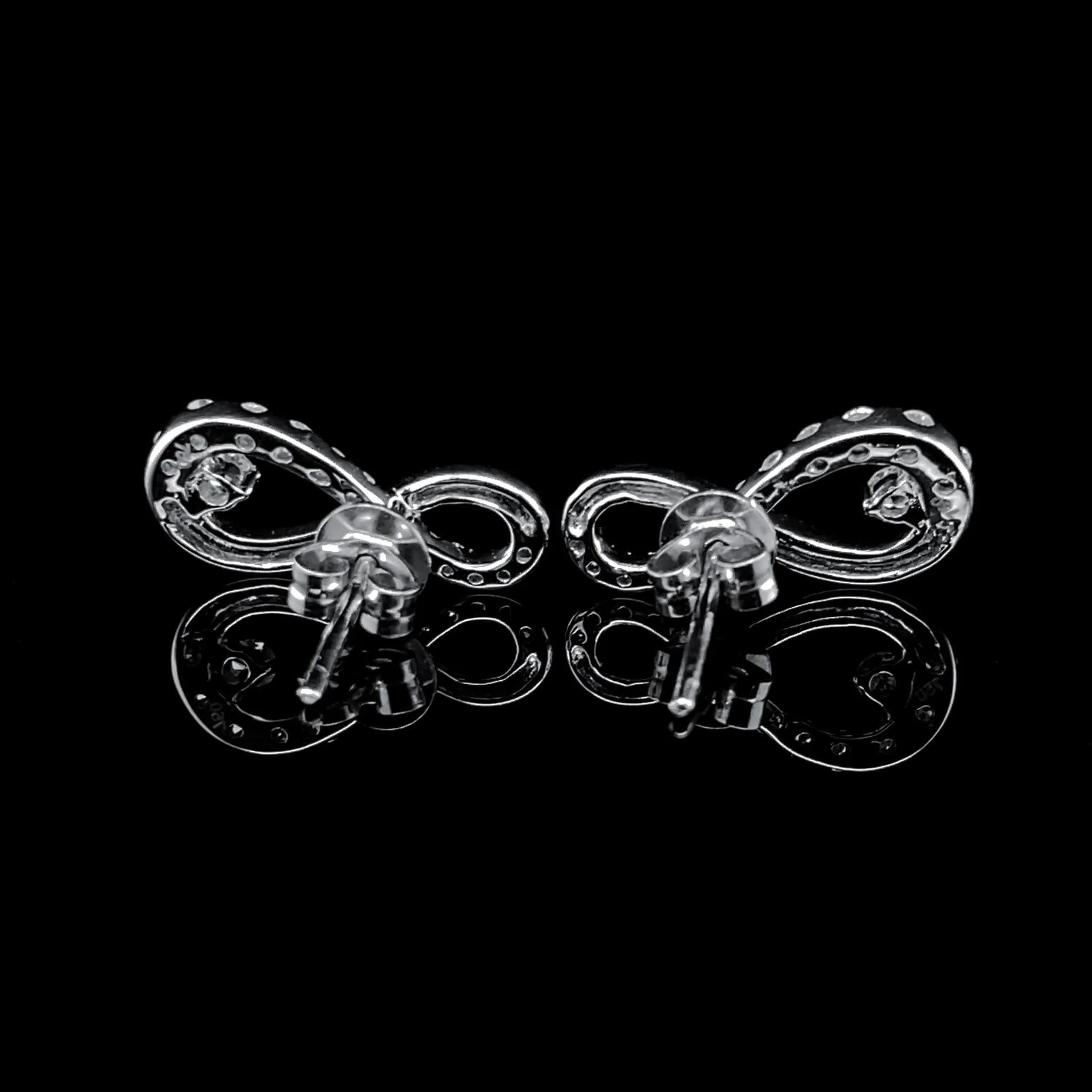 #BA27 | Infinity Diamond Stud Earrings 18kt