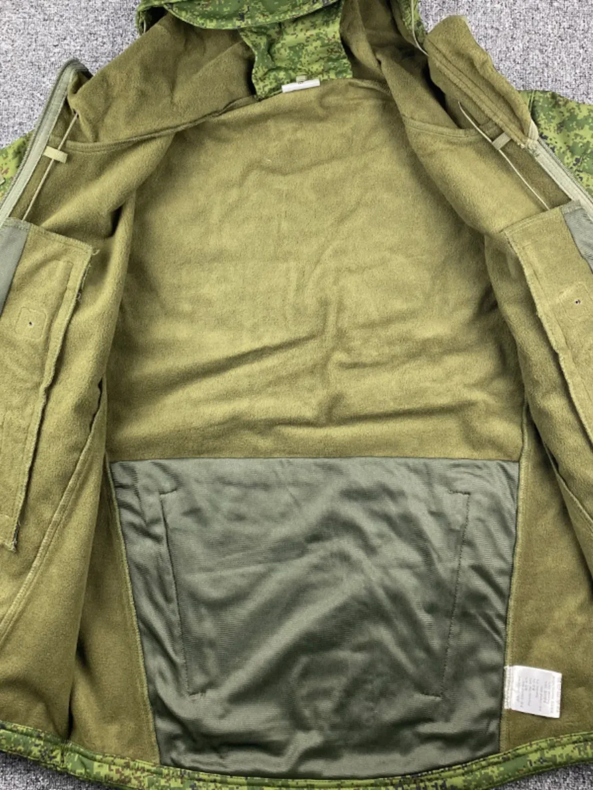 EMR Camouflage Soft Shell assault Suit, Outdoor Sports, Hunting, Waterproof, Fleece Inside