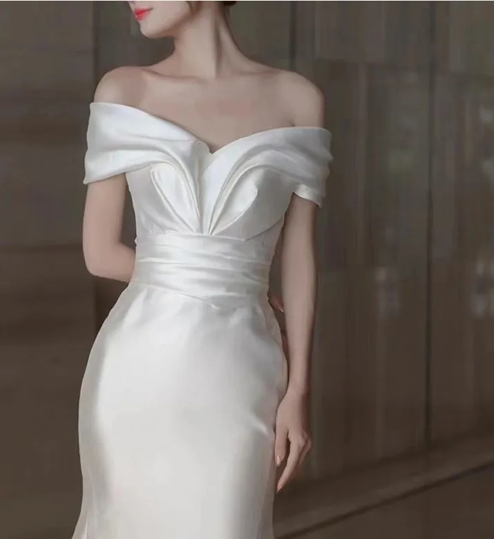 French satin light wedding dress 2022 new fishtail goout gauze white simple slimming sexy one shoulder evening dress