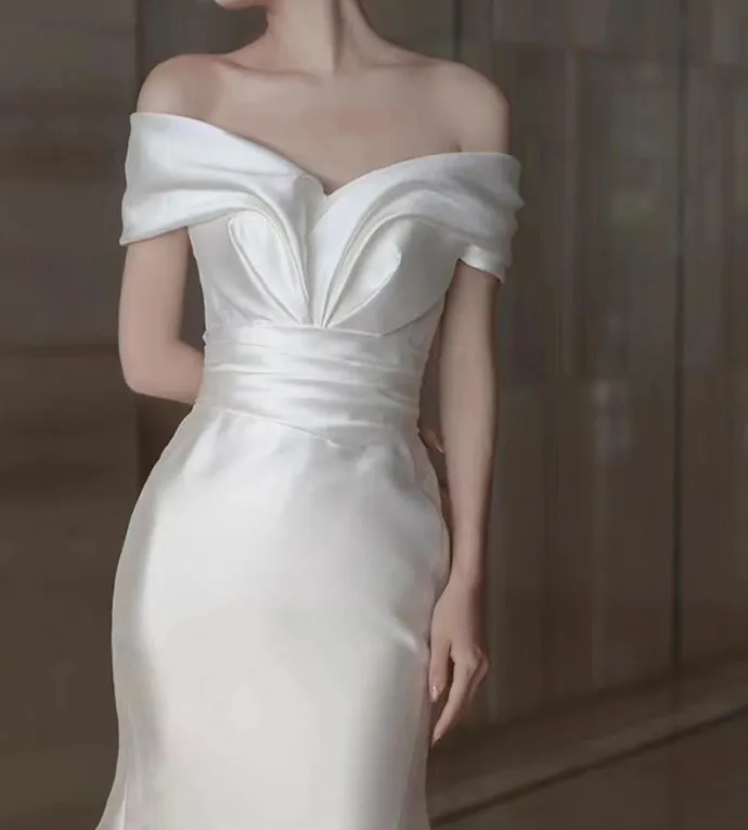 French satin light wedding dress 2022 new fishtail goout gauze white simple slimming sexy one shoulder evening dress