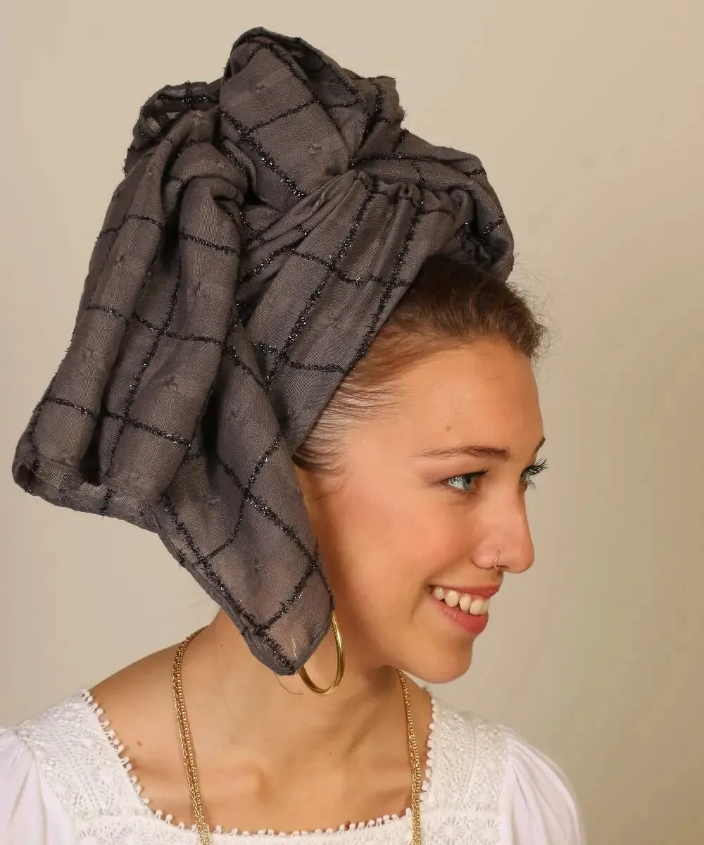 Glittering Square-Patterned Scarf