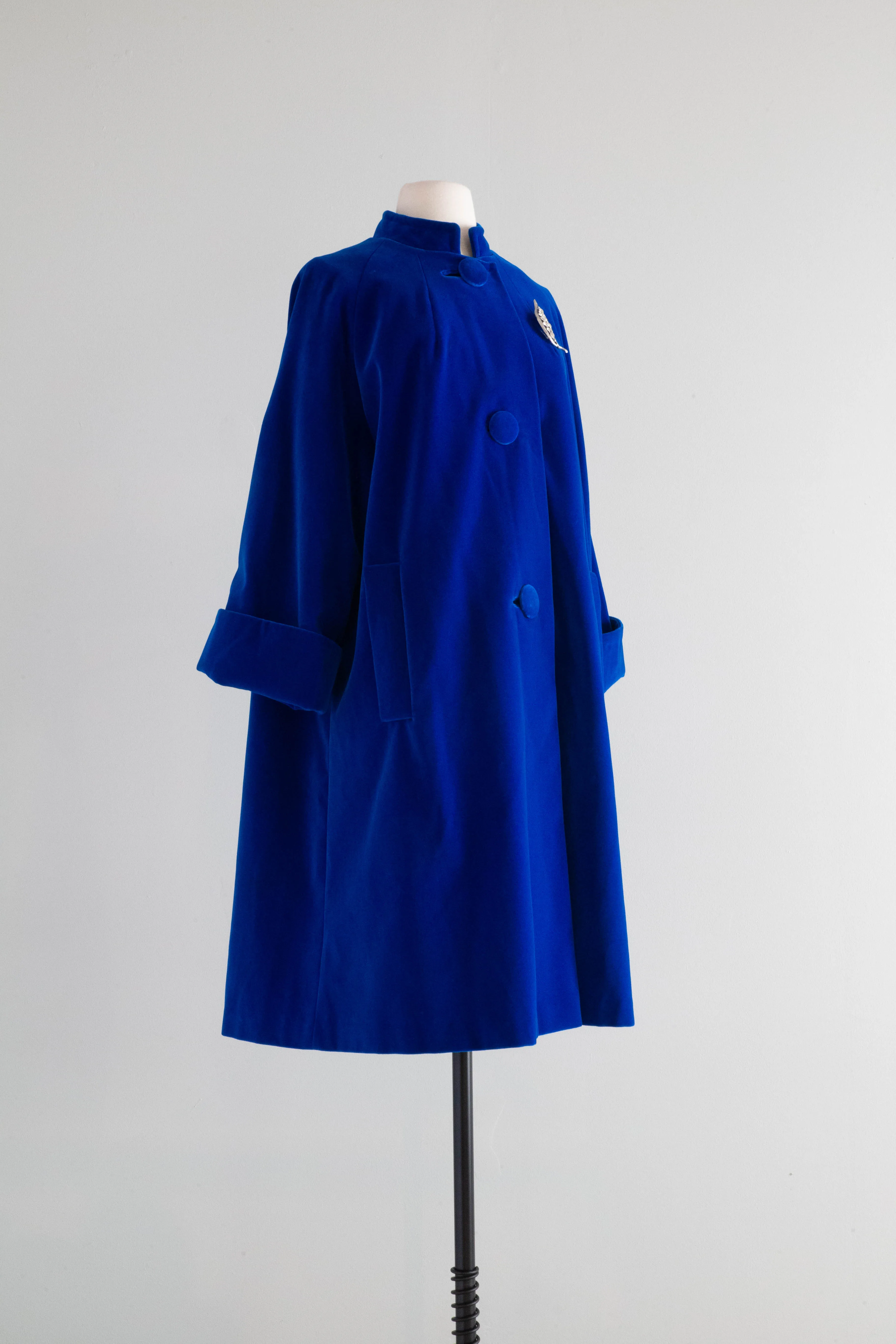 Gorgeous 1960's Blue Velvet Evening Swing Coat / ML