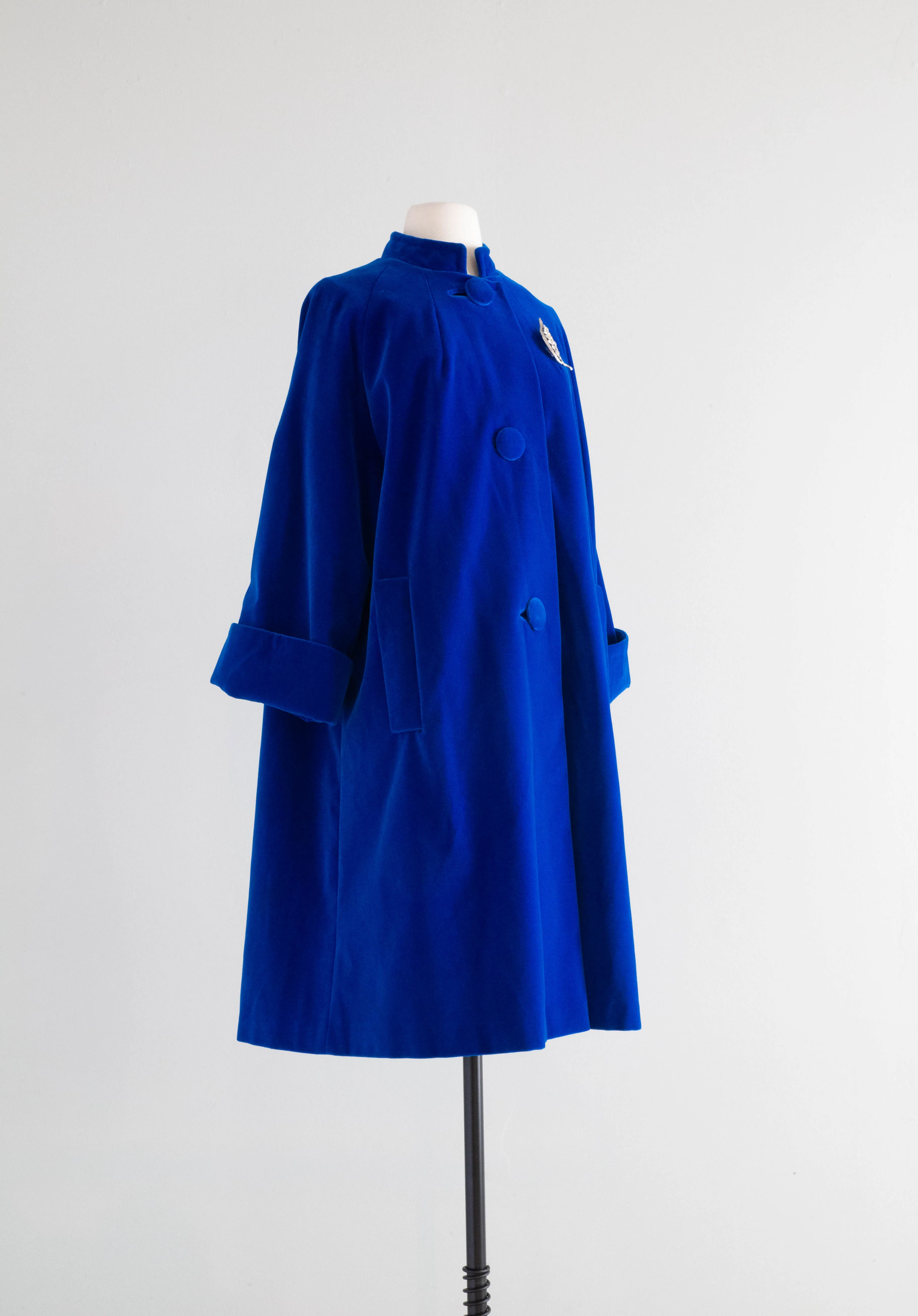 Gorgeous 1960's Blue Velvet Evening Swing Coat / ML