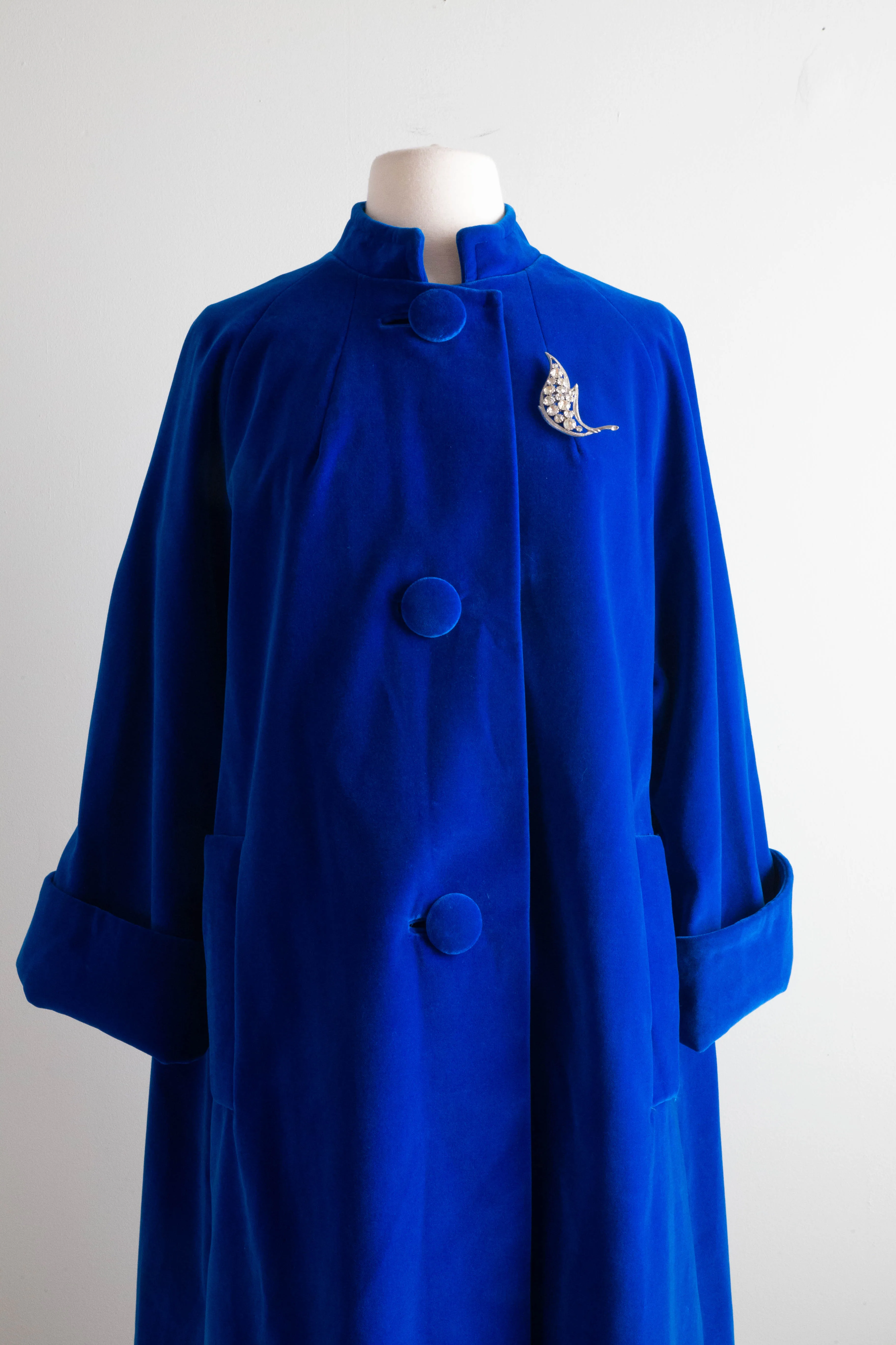 Gorgeous 1960's Blue Velvet Evening Swing Coat / ML