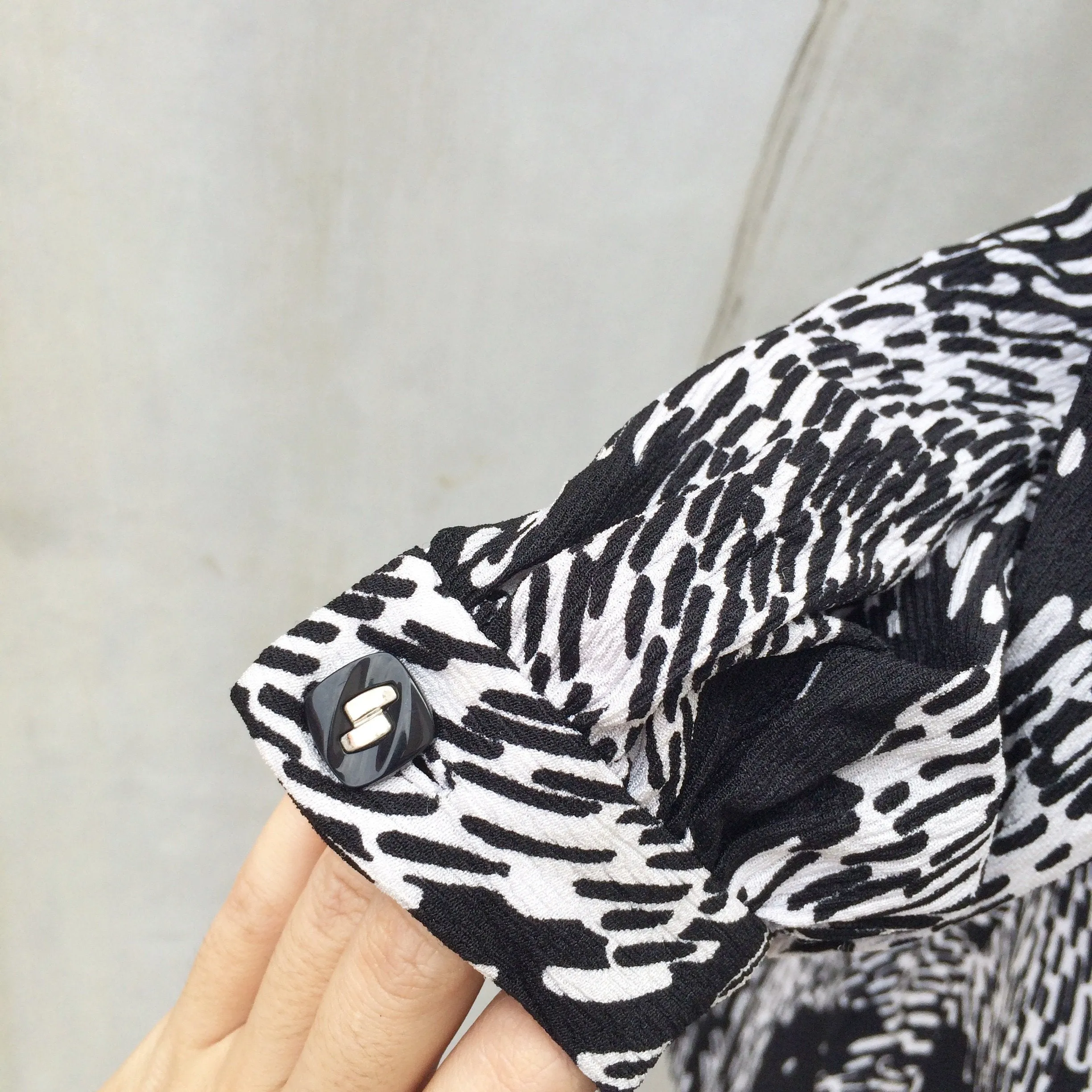 Monochromatic Scale | Vintage 1960s secretary Pussy bow Black and White shirtdress