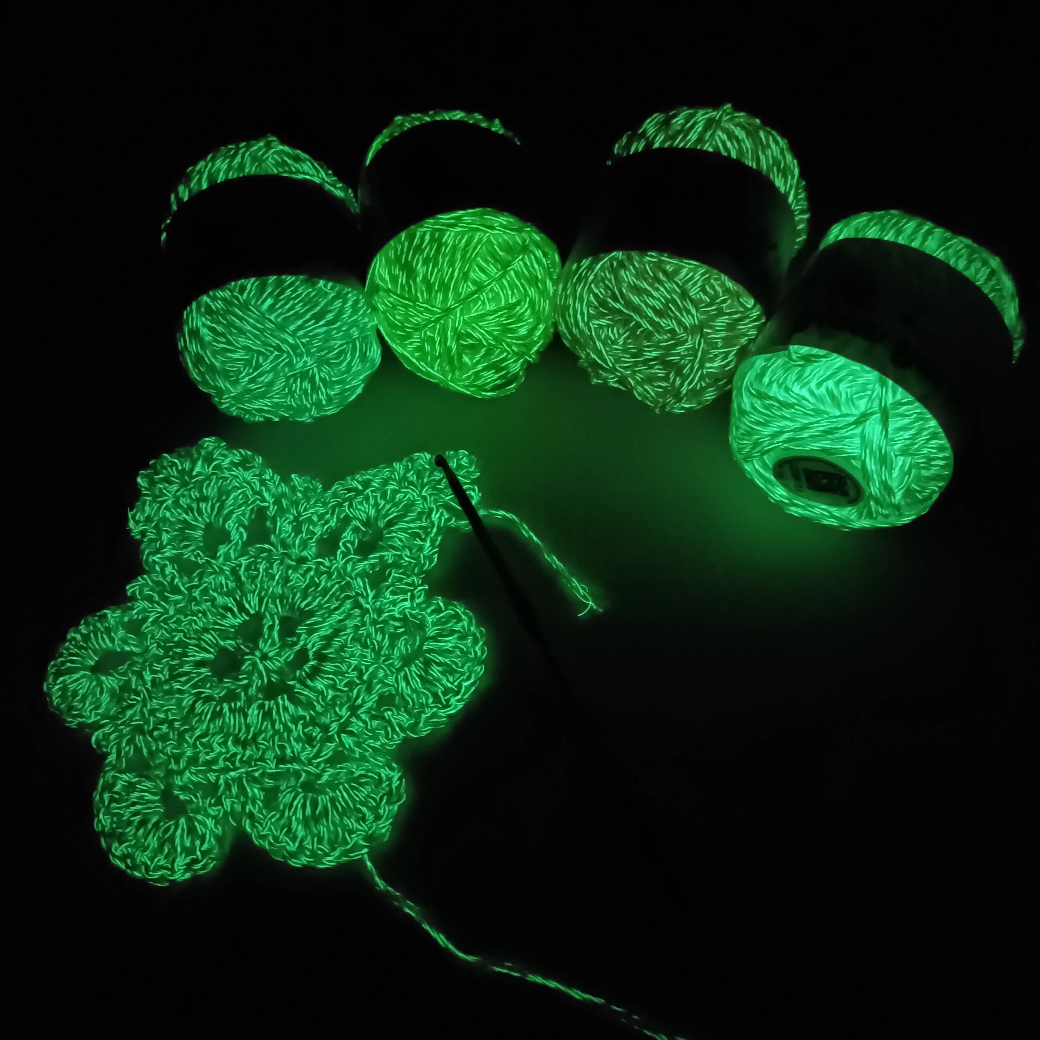 Polyester Luminous yarn glow in the dark fluorescent crochet yarn