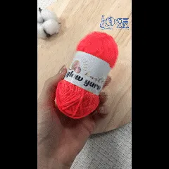 RED light fluorescent Luminous metallic crochet yarn