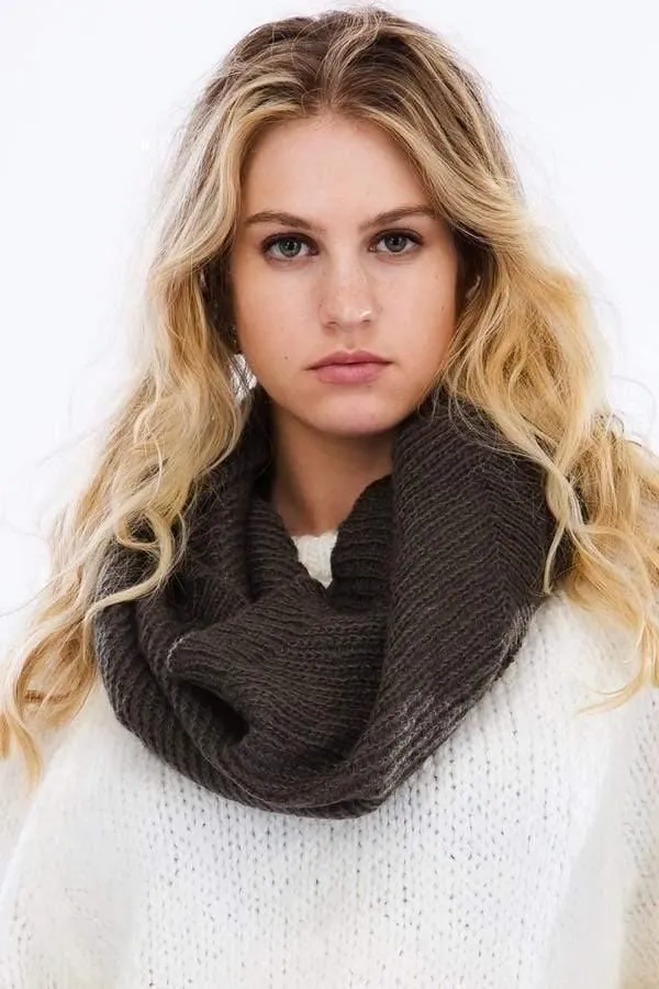 Wrap Around | Cozy Knit Infinity Scarf