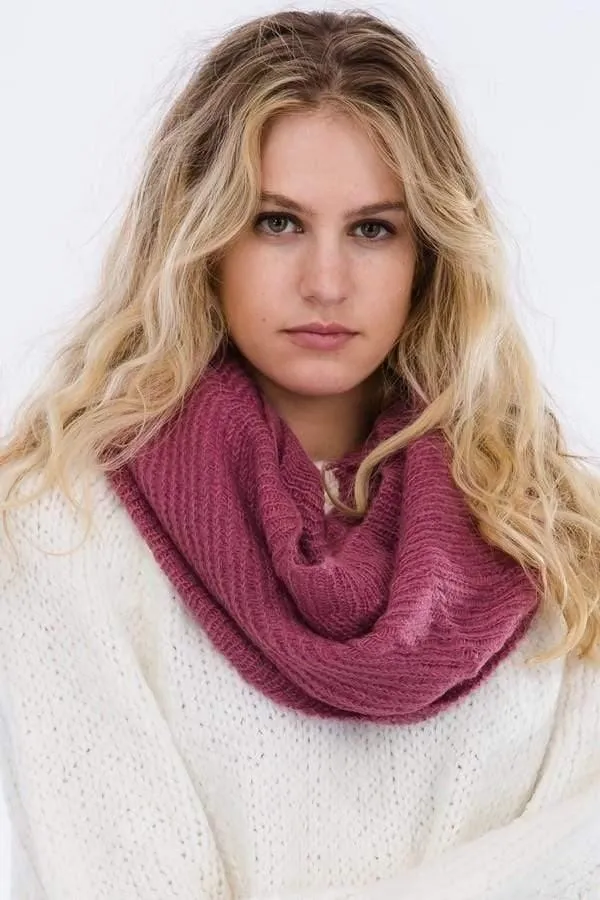 Wrap Around | Cozy Knit Infinity Scarf